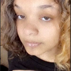 Meet your Posher, Bayaliah